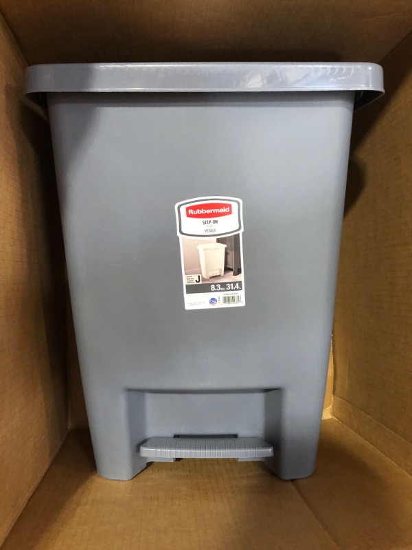 Photo 2 of ***USED - SCUFFED AND SCRAPED***
Rubbermaid Step-On Trash Can with Lid, 8.25-Gallon, Gray, Easy Clean Wastebasket for Home/Kitchen/Bedroom/Office