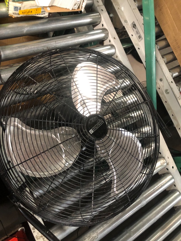 Photo 4 of Floor Fan Hv 20"