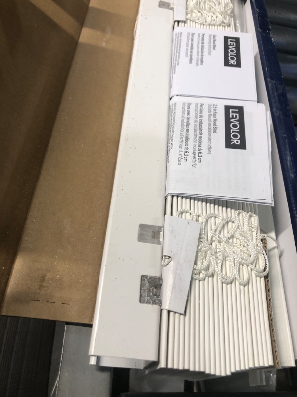 Photo 1 of ***USED - LIKELY MISSING PARTS - UNABLE TO VERIFY FUNCTIONALITY***
LEVOLOR Trim+Go 2.5-in Slat Width 47-in x 48-in Cordless White Faux Wood Room Darkening Horizontal Blinds
