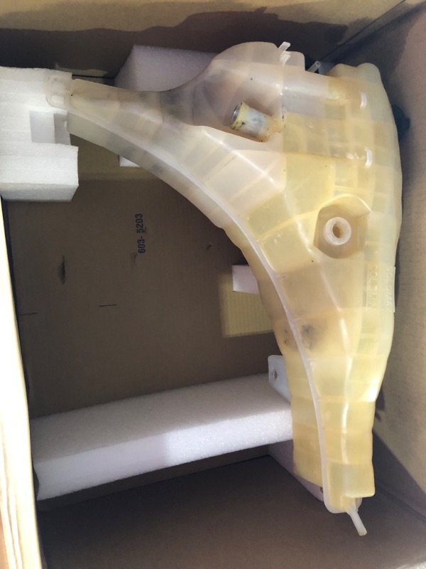 Photo 1 of ***USED*DISCOLORED**POSSIBLY MISSING CAPS***
Heavy Duty Coolant Reservoir Tank Compatible with Freightliner Cascadia OEM 603-5203