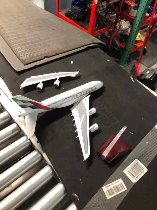 Photo 2 of (READ FULL POST) 1/160 Airbus A380 UAE/Emirates 18 inchs Large Model Diecast Airplane Model Kits with Stand Sky Jumbo Airliner Model Plane Display Collectible Model Kit for Aviation Enthusiast Gift
