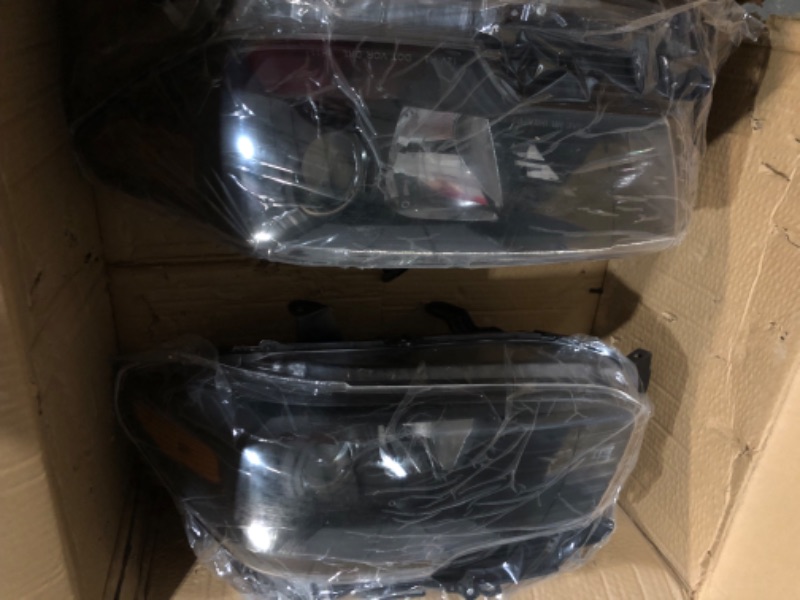 Photo 4 of ***PARTS ONLY/NON-RETURNABLE** MAJOR DAMAGE*BRACKET HAS BEEN BROKEN OFF***
AXLAHA 2016 2017 2018 2019 2020 2021 2022 Tacoma Headlights Assembly for 2016-2022  