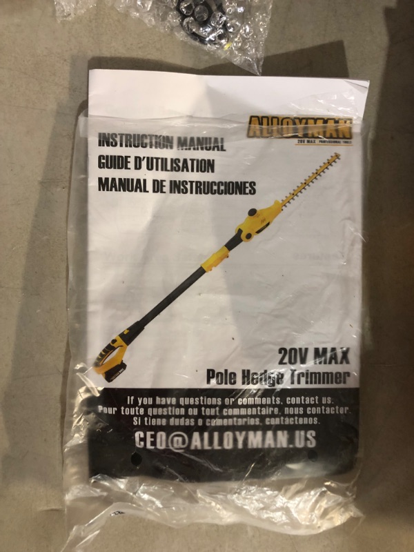 Photo 9 of ***USED**DIRTY*MINOR DAMAGE (WEAR) ON BLADES***
Alloyman 20V MAX 8 Feet Telescoping Pole Hedge Trimmer, with 2 Packs 2.0Ah Batteries & Charger