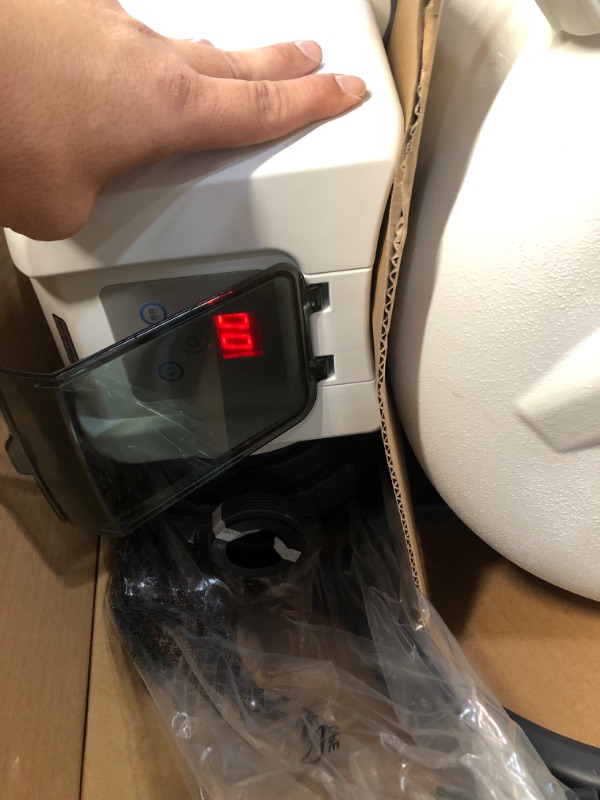 Photo 1 of INTEX 26647EG SX2800 Krystal Clear Sand Filter Pump for Above Ground Pools, 14in 14in Sand Filter Pump