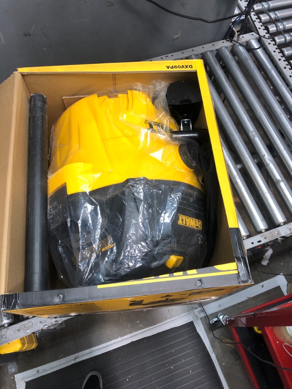 Photo 2 of DEWALT 9 Gallon Wet/Dry VAC, Heavy-Duty Shop Vacuum with Attachments, 5 Peak HP, with Blower Function, DXV09PA, Yellow