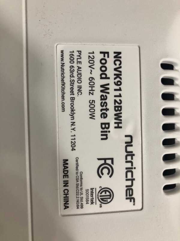 Photo 5 of ***USED - DIRTY - MISSING INNER BIN - SEE PICTURES - POWERS ON - UNABLE TO TEST FURTHER***
Nutrichef 3L Electric Kitchen Composter - Compost’s Organic Material & Food Scraps | Countertop Automatic Compost Bin | Dry, Crush, & Cooling Functions | Perfect fo