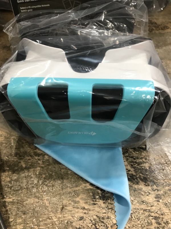 Photo 1 of virtual reality headset for switch