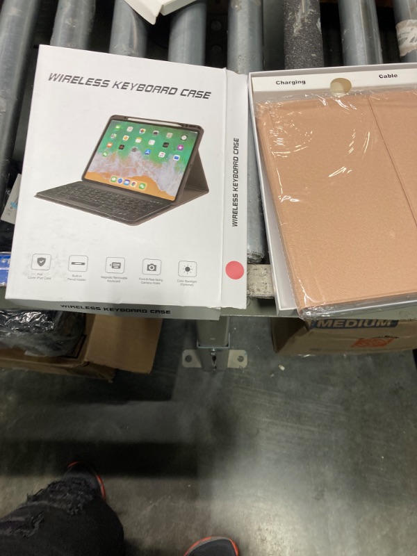 Photo 2 of  iPad Air 5th Generation 10.9“2022, Slim Smart Keyboard Case for iPad Air 5th Gen 2022/Air 4th Gen 2020 10.9 Inch/Pro 11 Inch 2018,Detachable Wireless Keyboard,Pencil Holder
