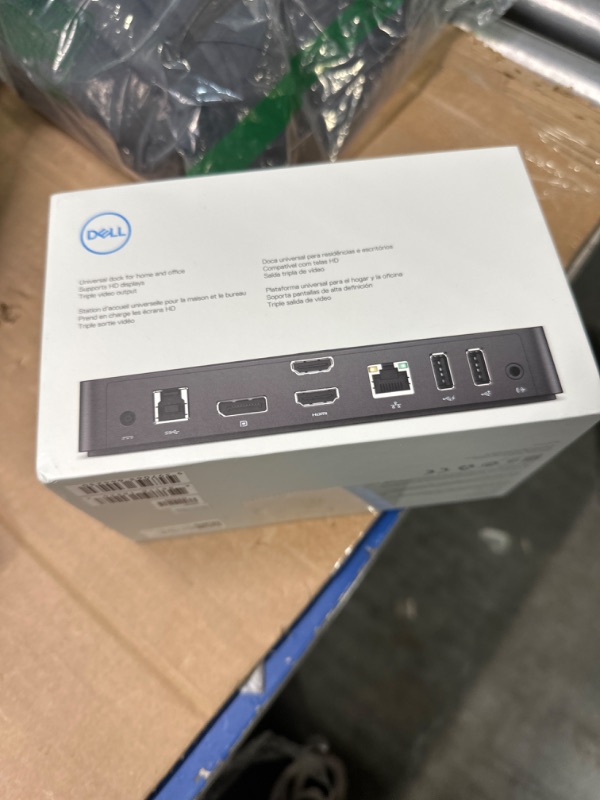 Photo 1 of Dell USB 3.0 Ultra HD/4K Triple Display Docking Station (D3100), Black
