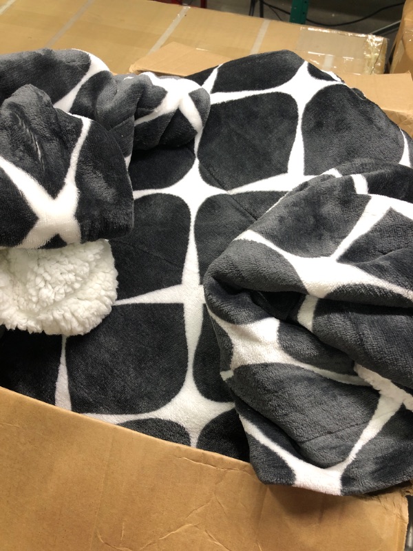 Photo 2 of Elegant Comfort Reversible, Printed Sherpa Throw Blanket, All-Season Blanket- Super Soft, Cozy and Plush- Decorative Throw, Perfect for Lounging, 50 x 60 inches, Bloomingdale, Sherpa Throw Black
