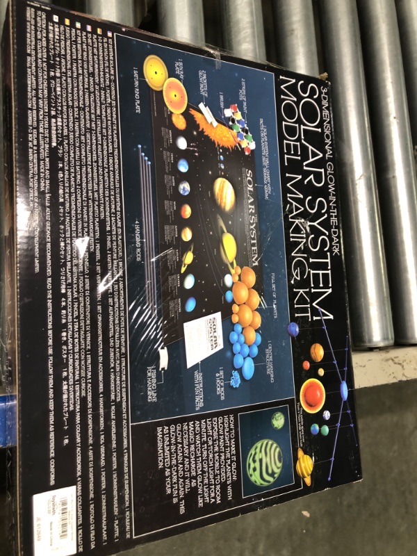 Photo 4 of 4m 3d Glow-In-The-Dark Solar System Model Making Science Kit - Stem Discovery Toy