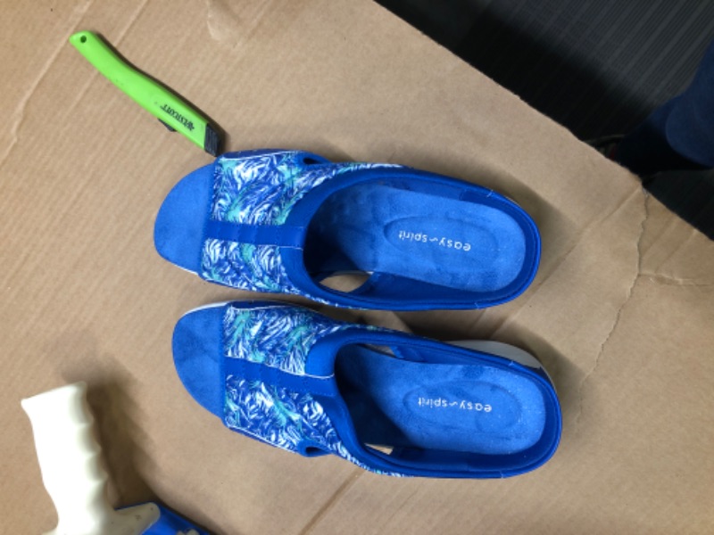 Photo 1 of Easy Spirit Women's Traciee Flat Sandals