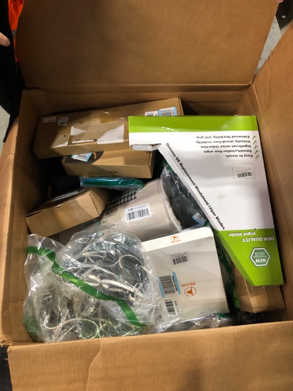 Photo 1 of ***AS IS / NO RETURNS -  FINAL SALE***
***BUNDLED BAG OF MISC ITEMS ***
