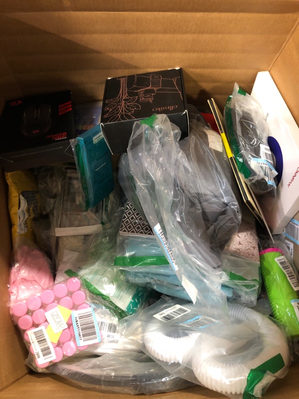 Photo 1 of ***AS IS / NO RETURNS -  FINAL SALE***
***BUNDLED BAG OF MISC ITEMS ***
