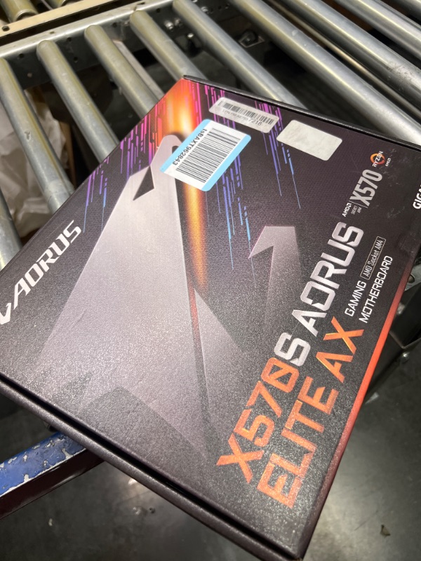 Photo 2 of GIGABYTE X570S AORUS Elite AX (AMD Ryzen 3000/ X570S/ PCIe 4.0/ SATA 6Gb/s/USB 3.1/ ATX/Gaming Motherboard)