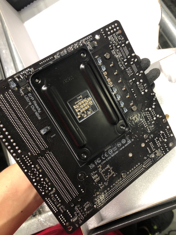 Photo 4 of Gigabyte A520I AC (AMD Ryzen AM4/Mini-ITX/Direct 6 Phases Digital PWM with 55A DrMOS/Gaming GbE LAN/Intel WiFi+Bluetooth/NVMe PCIe 3.0 x4 M.2/3 Display Interfaces/Q-Flash Plus/Motherboard)