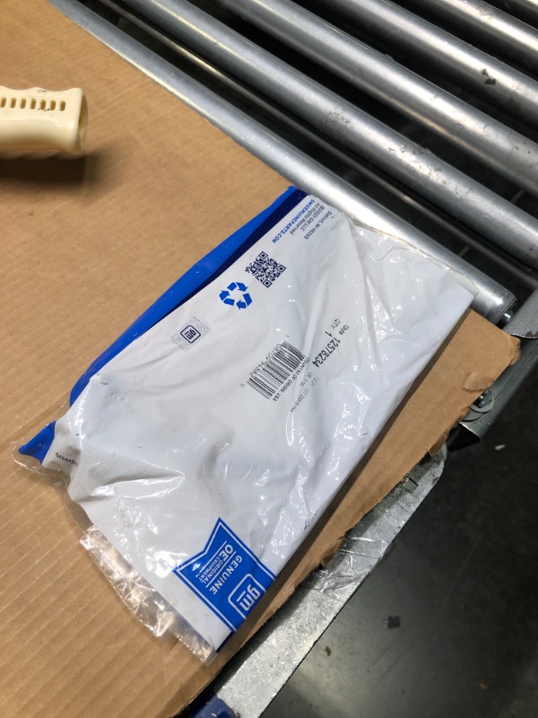 Photo 1 of GM Genuine Parts 12578234 Vapor Canister Purge Tube