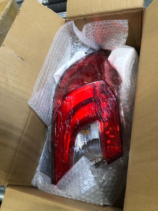 Photo 2 of 1only***LED Brake Tail Light Rear Lamp Assembly Right Passenger Side Compatible for 2018-2022 Honda Accord Sedan Taillights Harness Set 18-21 Accrod Outer Tail Light Right (Passenger Side)