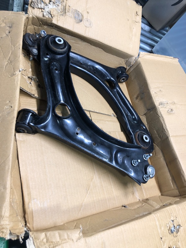 Photo 1 of Front Lower Control Arm and Ball Joint for Town & Country 08-16, for Dodge Grand Caravan 08-20, for Ram C/V 12-15, for Volkswagen Routan 09-14, Suspension Kit MS251001 MS251002-2pc Set 2PCS/Check fitment in description