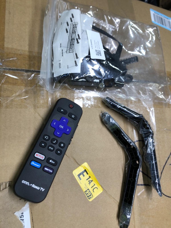 Photo 1 of Onn. 24" Class 720p HD LED Roku Smart TV (100012590)