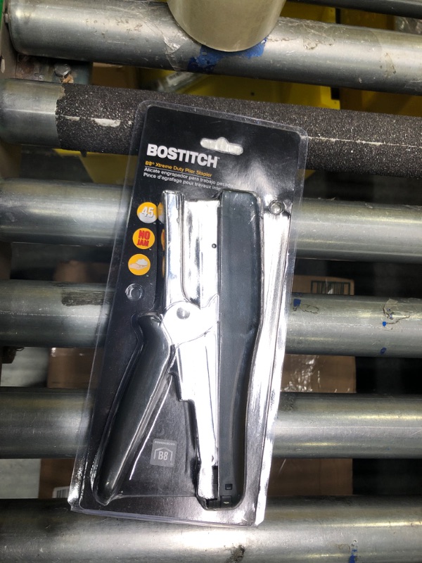 Photo 2 of BOSTITCH B8 Xtreme-Duty Plier Stapler