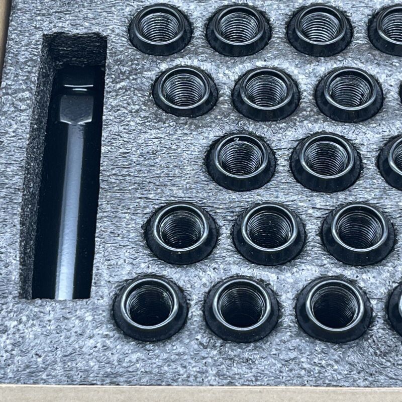 Photo 1 of 12x1.25 Lug Nuts & Socket Key 19MM 21m in 17PCS 