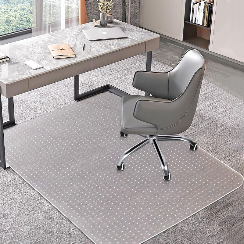 Photo 1 of Tapete para silla de oficina para suelos alfombrados, 30 x 48 pulgadas, tapete transparente para silla de escritorio para suelos bajos y sin pelusas, protector de alfombra grueso y resistente, fácil de deslizar y plano sin rizar
