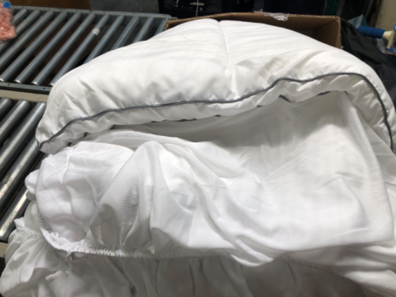 Photo 2 of ******THE MEASUREMENTS ARE UNKNOWN ***product similar to the original photo*** Mattress Topper,Extra Thick Mattress Pad Cover for Deep Sleep,3D+7D Snow Down Alternative Fill Overfilled Plush Pillow Top with 8-23 Inch Deep Pocket-White