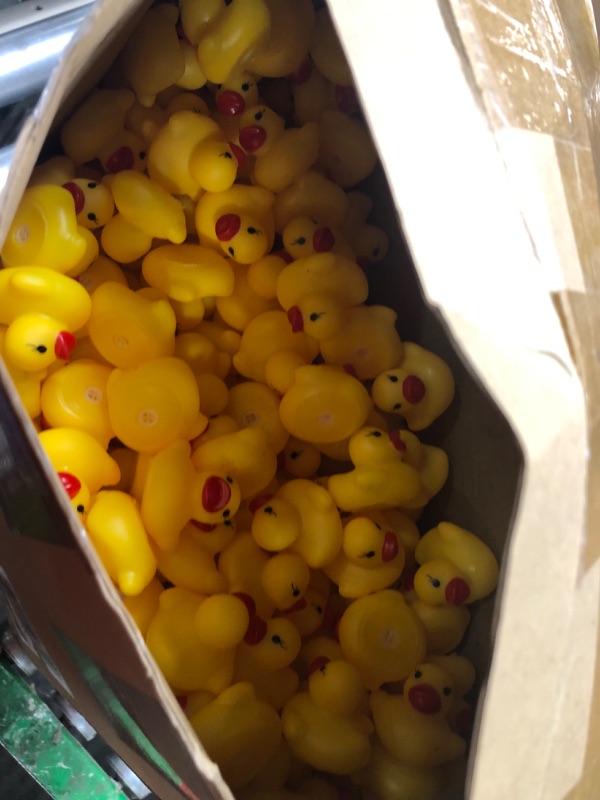 Photo 3 of 600 Pcs Mini Rubber Ducks in Bulk Bath Toy Squeak Tiny Ducks for Kids Bathtub Shower Birthday Favors Party Decoration Gift, 1.57 x 1.57 x 1.18 Inches (Yellow)