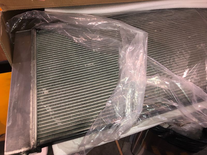 Photo 1 of ***product similar to the original photo*** 3 Row Aluminum Radiator for 1999-2014 Chevy Silverado Suburban Tahoe 1500 2500 3500 GMC Sierra Yukon XL 1500HD 2500HD 3500HD Cadillac Escalade ESV EXT Hummer H2 01 02 03 04 05 06 07 3 Row Radiator