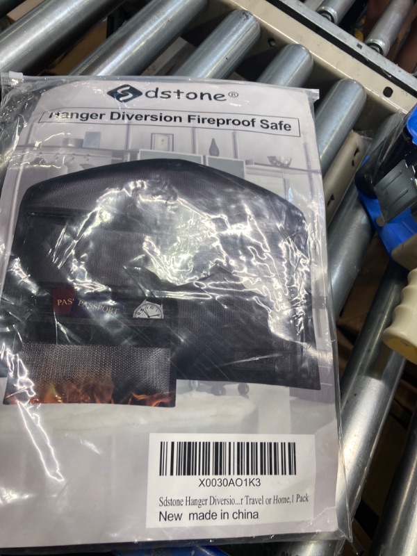 Photo 2 of ***Zipper Broken And Small Bag Missing***Sdstone Hanger Diversion Fireproof & Waterproof Safe with Lock and Small Fireproof Bag, Hidden pocket safe hanger, Under Hanging Clothes with Pocket to Hide Valuables for Travel or Home,1 Pack