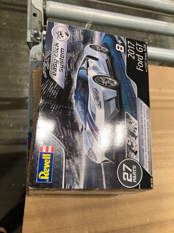 Photo 1 of 85-1235 Level 2 Easy-Click 2017 Ford GT 1-24 Scale Model Kit
