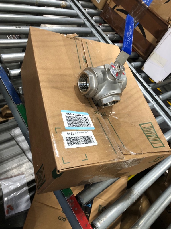 Photo 2 of 1-1/2" Female Ball Valve Two-piece Full Port Ball Valve DN40 1000 WOG 304 Stainless Steel with Heavy Duty Blue Insulation Handle