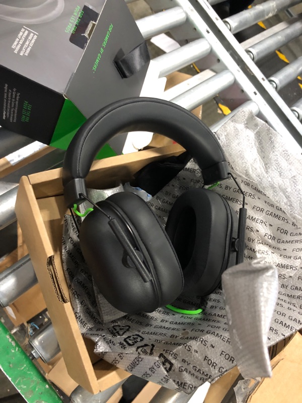 Photo 3 of Razer BlackShark V2 Gaming Headset: THX 7.1 Spatial Surround Sound - 50mm Drivers - Detachable Mic - PC, PS4, PS5, Switch, Xbox One, Xbox Series X & S, Mobile - 3.5 mm Audio Jack & USB DAC - Black Classic Black