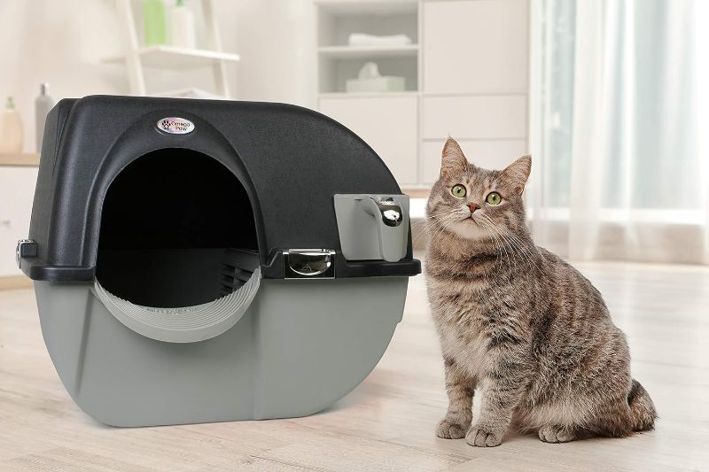 Photo 3 of 
Omega Paw Elite Self Cleaning Roll 'n Clean Litter Box, Midnight Black, Large (EL-RA20-1)3