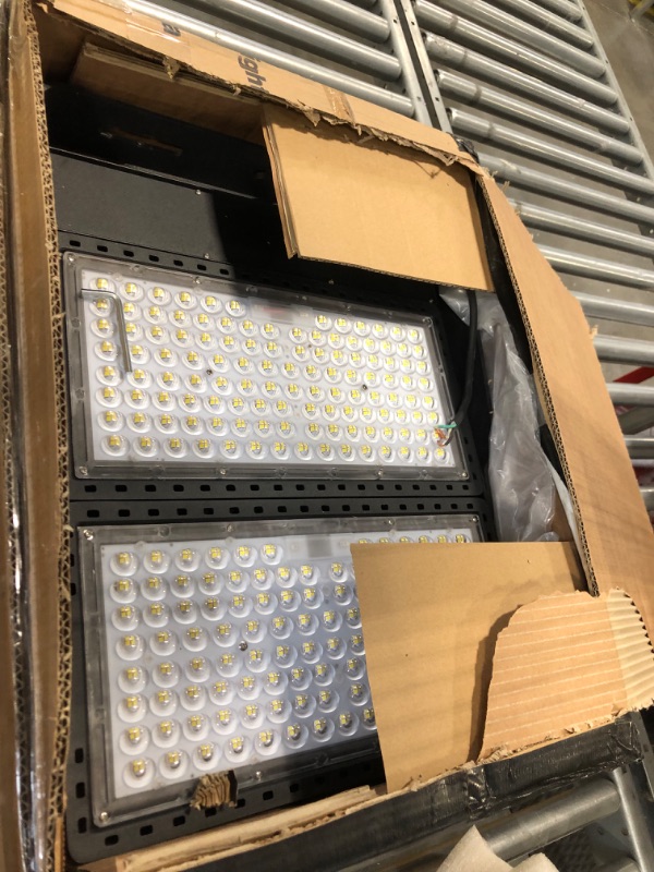 Photo 3 of STASUN 600W 90000LM Dusk to Dawn LED Stadium Flood Lights - Photocell, Professional Grade Security Lights, Energy-Efficient, 5000K for Yard, Stadium, Courts, Commercial, Parking Lot 600W-Photocell