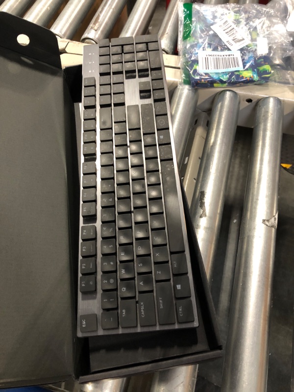 Photo 1 of Cooler Master Sk-650-Gklr1-US SK650 Mechanical Keyboard with Cherry MX Low Profile Switches In Brushed Aluminum Design,BlacK Layout,Full