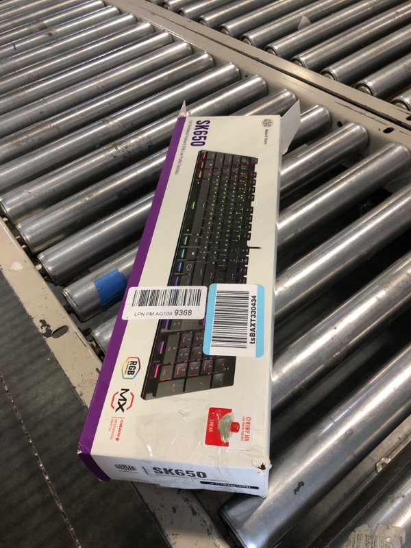 Photo 1 of Cooler Master Sk-650-Gklr1-US SK650 Mechanical Keyboard with Cherry MX Low Profile Switches In Brushed Aluminum Design,BlacK Layout,Full