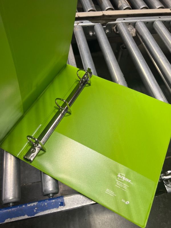 Photo 3 of Avery Durable View 3 Ring Binder, 1-1/2 Inch Slant Rings, 1 Green Binder (17835) Green 1.5" 1 pack Binder