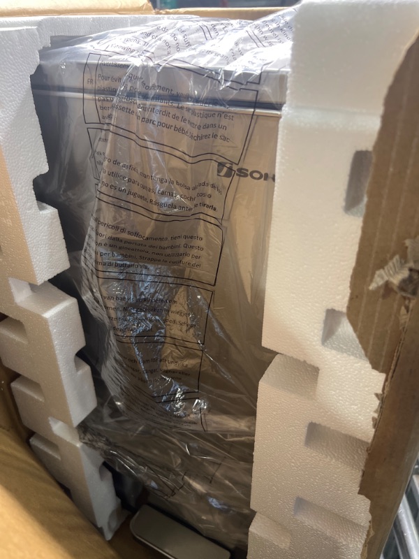 Photo 4 of SONGMICS Kitchen Trash Can, 10.5 Gallon Garbage Can, Large Step Trash Bin with Lid, Stainless Steel, Soft Close, 15 Trash Bags Included, Silver ULTB540E40 Silver 10.5 Gal