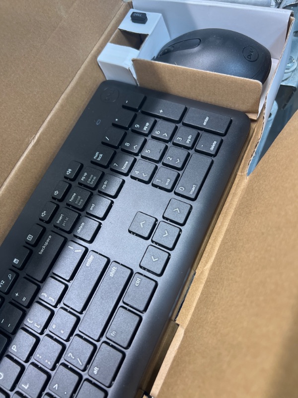 Photo 1 of Dell KM3322W Keyboard And Mouse - Black

