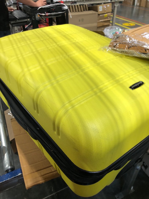 Photo 3 of ***FOR PARTS ONLY*** 

Rockland Melbourne Hardside Expandable Spinner Wheel Luggage, Yellow, 2-Piece Set (20/28)