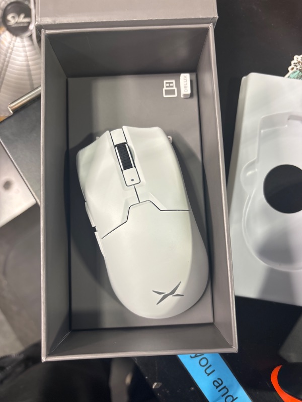 Photo 2 of DeLUX M800 Ultra Wireless Gaming Mouse, Nordic 52840 MCU, PAW3395 26000DPI, 1000Hz Polling Rate, 55g Lightweight, Tri-Mode Connection, 120 Hours Endurance (600mAh-White)