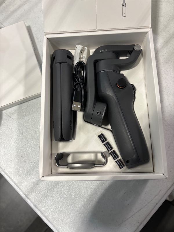 Photo 3 of DJI Osmo Mobile 6 Smartphone Gimbal