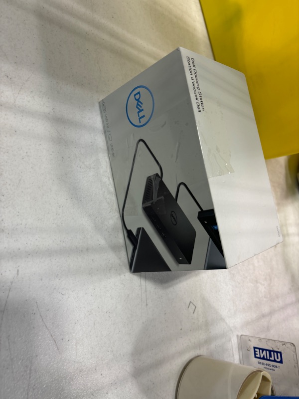 Photo 1 of Dell USB 3.0 Ultra HD/4K Triple Display Docking Station (D3100), Black