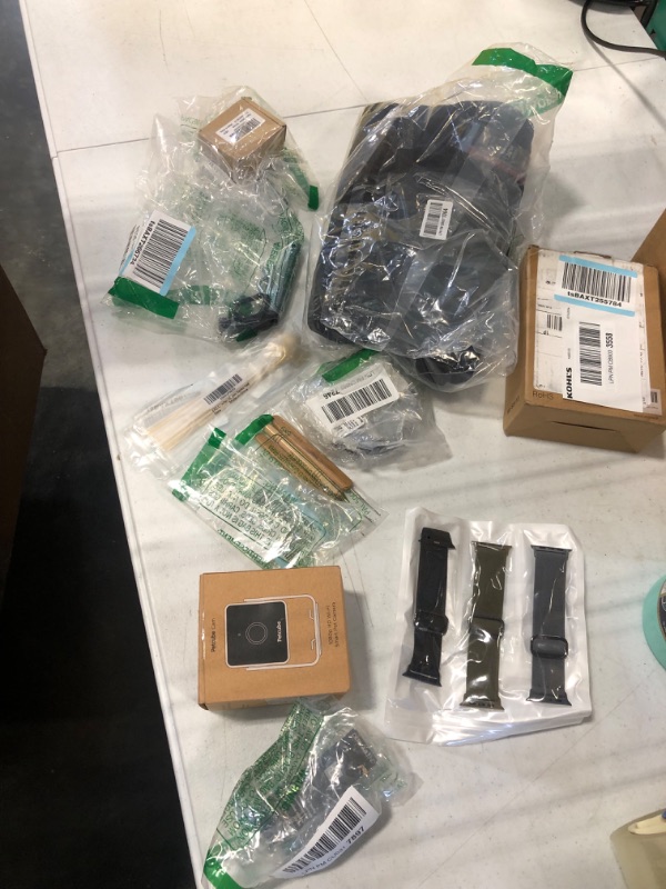 Photo 1 of ***AS IS / NO RETURNS -  FINAL SALE***
***BUNDLED BOX OF MISC ITEMS ***
