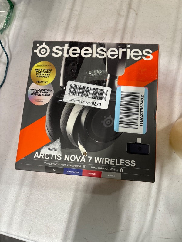 Photo 3 of NEW SteelSeries Arctis Nova 7 Wireless Multi-Platform Gaming Headset – Simultaneous Wireless 2.4GHz & Bluetooth – Comfort Design - Fast Charging 38Hr Battery – PC, PS, Switch, Mobile Black Arctis Nova 7