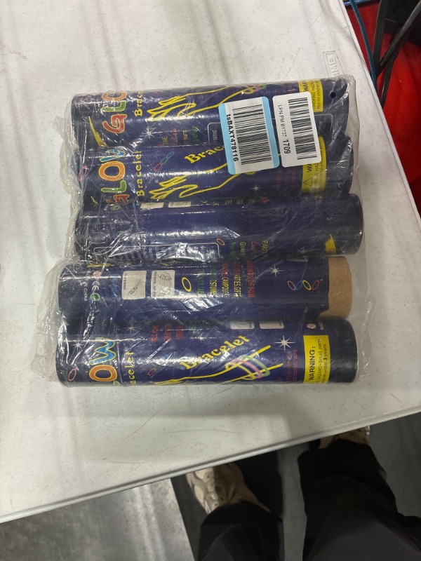 Photo 1 of [ Super Bright ] 500 Pack Glow Sticks Bulk Mardi Gras Party Supplies Glow In The Dark Christmas Party Favors Glow Sticks Necklaces Bracelets with Connectors 8" Glowsticks Light Up Toys Party Pack