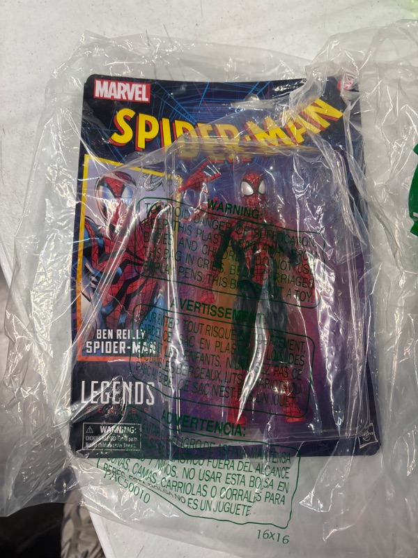 Photo 2 of Marvel Legends Series Ben Reilly Spider-Man, Spider-Man Legends Collectible 6 Inch Action Figures, 2 Accessories