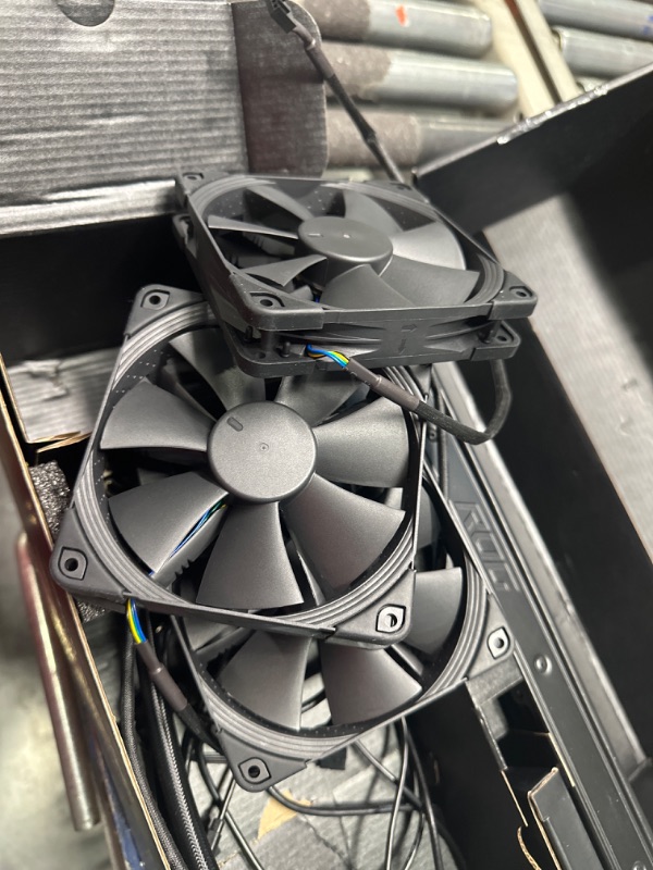 Photo 1 of ASUS ROG Ryujin II 360 RGB all-in-one liquid CPU cooler 360mm Radiator (3.5"color LCD, embedded pump fan and 3xNoctua iPPC 2000PWM 120mm radiator fans,compatible with Intel LGA1700, 1200 & AM4 socket)
